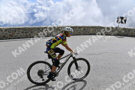Photo #2415293 | 27-07-2022 11:01 | Passo Dello Stelvio - Prato side BICYCLES