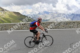 Photo #2421131 | 27-07-2022 14:12 | Passo Dello Stelvio - Prato side BICYCLES