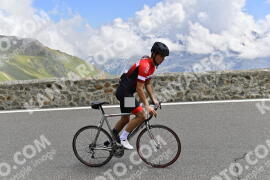 Photo #2425118 | 28-07-2022 13:17 | Passo Dello Stelvio - Prato side BICYCLES