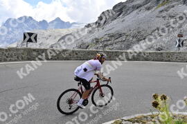 Photo #2427282 | 28-07-2022 11:58 | Passo Dello Stelvio - Prato side BICYCLES