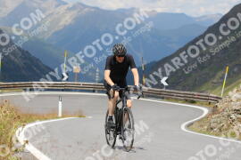 Photo #2423109 | 27-07-2022 13:51 | Passo Dello Stelvio - Peak BICYCLES