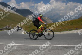 Photo #2384588 | 24-07-2022 11:20 | Passo Dello Stelvio - Peak BICYCLES