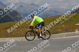 Photo #2394578 | 24-07-2022 14:41 | Passo Dello Stelvio - Peak BICYCLES