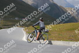 Photo #2394664 | 24-07-2022 14:46 | Passo Dello Stelvio - Peak BICYCLES
