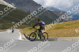 Foto #2410073 | 26-07-2022 10:08 | Passo Dello Stelvio - die Spitze BICYCLES