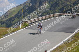 Foto #2398908 | 25-07-2022 10:37 | Passo Dello Stelvio - die Spitze BICYCLES