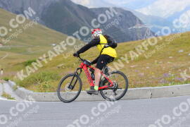 Foto #2411188 | 26-07-2022 12:24 | Passo Dello Stelvio - die Spitze BICYCLES