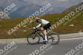Photo #2392338 | 24-07-2022 13:21 | Passo Dello Stelvio - Peak BICYCLES