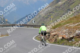 Photo #2413754 | 25-07-2022 13:42 | Passo Dello Stelvio - Peak BICYCLES