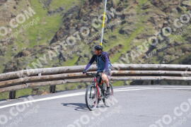 Photo #2430382 | 29-07-2022 12:00 | Passo Dello Stelvio - Peak BICYCLES