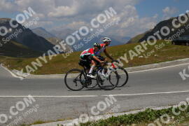 Photo #2394283 | 24-07-2022 14:20 | Passo Dello Stelvio - Peak BICYCLES