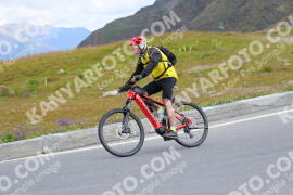 Photo #2411187 | 26-07-2022 12:24 | Passo Dello Stelvio - Peak BICYCLES