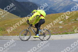 Photo #2410854 | 26-07-2022 11:46 | Passo Dello Stelvio - Peak BICYCLES