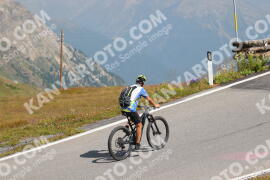 Foto #2408467 | 25-07-2022 11:10 | Passo Dello Stelvio - die Spitze BICYCLES