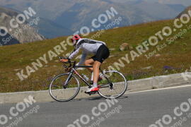 Photo #2393464 | 24-07-2022 13:43 | Passo Dello Stelvio - Peak BICYCLES
