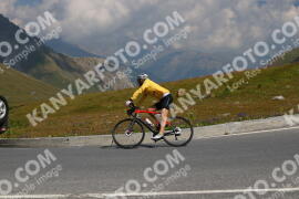 Photo #2384689 | 24-07-2022 11:21 | Passo Dello Stelvio - Peak BICYCLES