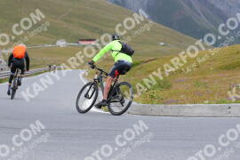 Photo #2411037 | 26-07-2022 12:10 | Passo Dello Stelvio - Peak BICYCLES