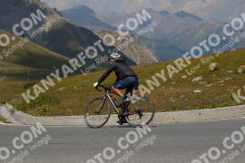 Photo #2393384 | 24-07-2022 13:40 | Passo Dello Stelvio - Peak BICYCLES