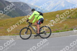 Foto #2411034 | 26-07-2022 12:10 | Passo Dello Stelvio - die Spitze BICYCLES