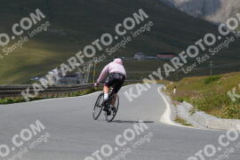 Photo #2394676 | 24-07-2022 14:48 | Passo Dello Stelvio - Peak BICYCLES
