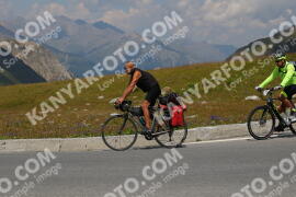 Photo #2393413 | 24-07-2022 13:40 | Passo Dello Stelvio - Peak BICYCLES