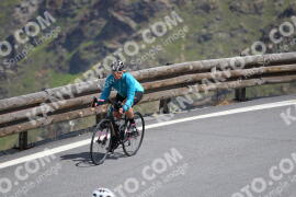 Foto #2422569 | 27-07-2022 12:00 | Passo Dello Stelvio - die Spitze BICYCLES