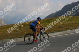 Photo #2377292 | 24-07-2022 09:41 | Passo Dello Stelvio - Peak BICYCLES