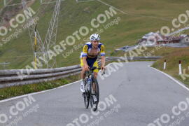 Photo #2423290 | 27-07-2022 14:33 | Passo Dello Stelvio - Peak BICYCLES
