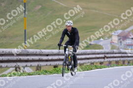 Foto #2411357 | 26-07-2022 12:46 | Passo Dello Stelvio - die Spitze BICYCLES