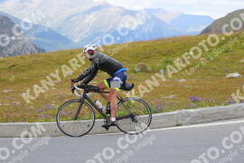 Foto #2411319 | 26-07-2022 12:40 | Passo Dello Stelvio - die Spitze BICYCLES