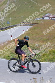 Photo #2430009 | 29-07-2022 11:52 | Passo Dello Stelvio - Peak BICYCLES