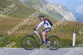 Photo #2462955 | 31-07-2022 13:02 | Passo Dello Stelvio - Peak BICYCLES