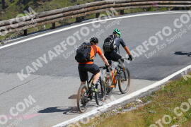 Foto #2429932 | 29-07-2022 11:52 | Passo Dello Stelvio - die Spitze BICYCLES