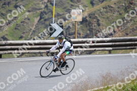 Photo #2422737 | 27-07-2022 12:24 | Passo Dello Stelvio - Peak BICYCLES