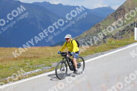 Photo #2430891 | 29-07-2022 12:10 | Passo Dello Stelvio - Peak BICYCLES