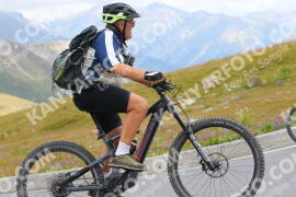 Photo #2410677 | 26-07-2022 11:31 | Passo Dello Stelvio - Peak BICYCLES