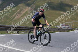 Photo #2392087 | 24-07-2022 13:17 | Passo Dello Stelvio - Peak BICYCLES