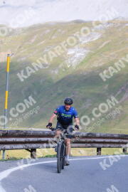 Photo #2409946 | 26-07-2022 09:29 | Passo Dello Stelvio - Peak BICYCLES
