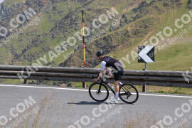Foto #2411533 | 25-07-2022 12:14 | Passo Dello Stelvio - die Spitze BICYCLES
