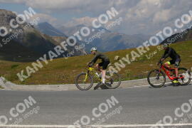 Photo #2394122 | 24-07-2022 14:12 | Passo Dello Stelvio - Peak BICYCLES