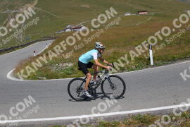 Photo #2410335 | 25-07-2022 11:57 | Passo Dello Stelvio - Peak BICYCLES