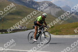 Photo #2394944 | 24-07-2022 15:14 | Passo Dello Stelvio - Peak BICYCLES