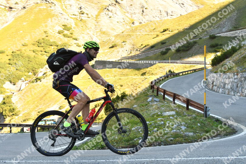 Photo #2665941 | 16-08-2022 09:32 | Passo Dello Stelvio - Waterfall curve BICYCLES
