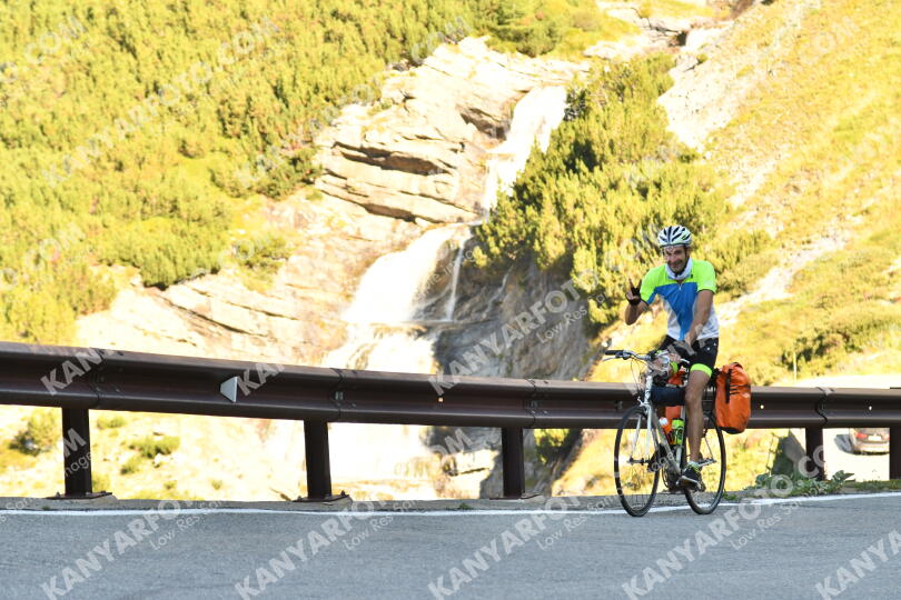 Photo #2665949 | 16-08-2022 09:32 | Passo Dello Stelvio - Waterfall curve BICYCLES