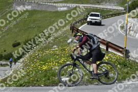 Fotó #3535504 | 18-07-2023 14:45 | Passo Dello Stelvio - Vízesés kanyar Bicajosok