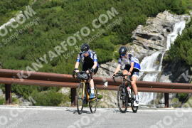 Fotó #2412644 | 26-07-2022 10:46 | Passo Dello Stelvio - Vízesés kanyar Bicajosok