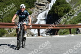Photo #2183932 | 25-06-2022 09:50 | Passo Dello Stelvio - Waterfall curve BICYCLES