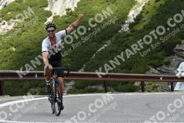 Fotó #2410124 | 26-07-2022 11:31 | Passo Dello Stelvio - Vízesés kanyar Bicajosok