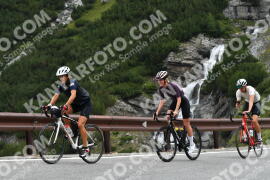 Photo #2437067 | 30-07-2022 10:10 | Passo Dello Stelvio - Waterfall curve BICYCLES