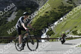Photo #3213283 | 24-06-2023 16:35 | Passo Dello Stelvio - Waterfall curve BICYCLES